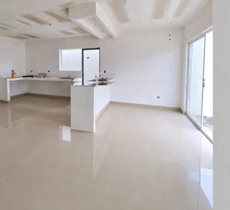 Interior con cocina y acabados de Casa Habitación Cortinas